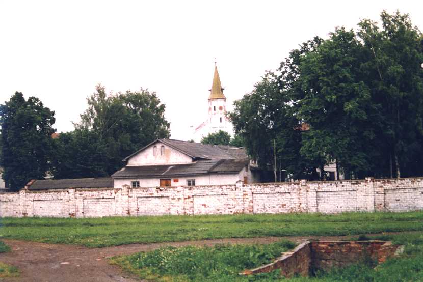 1111451 Wehlau 1997, Pflegeanstalt Allenberg, Blick auf Gebaeude der